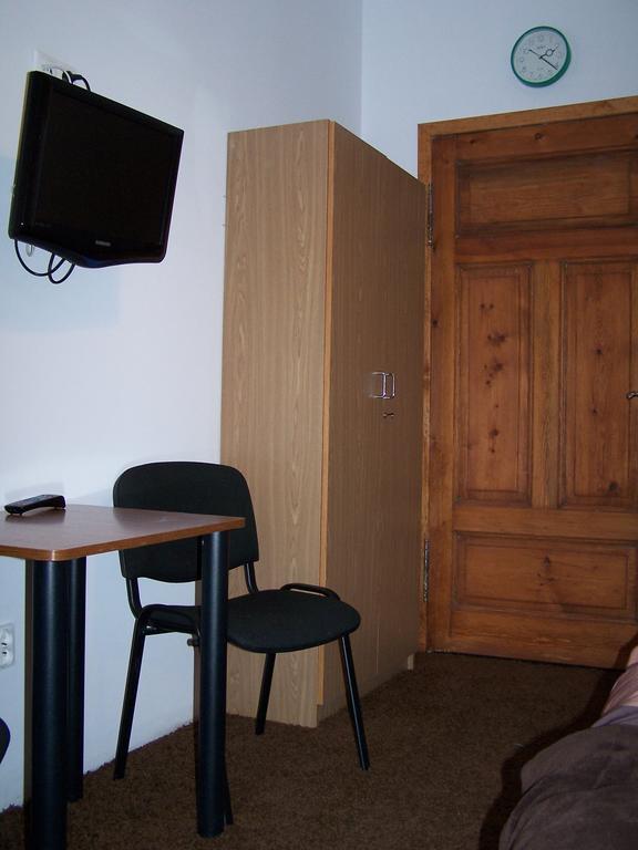 Film Hostel Познан Екстериор снимка