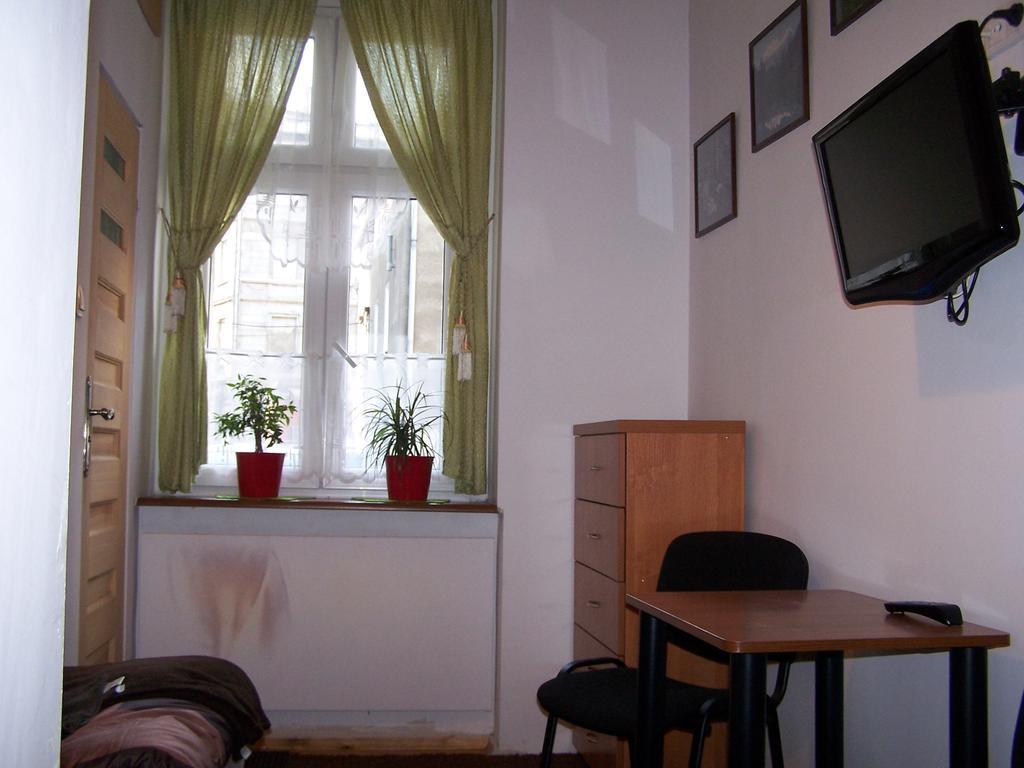 Film Hostel Познан Екстериор снимка