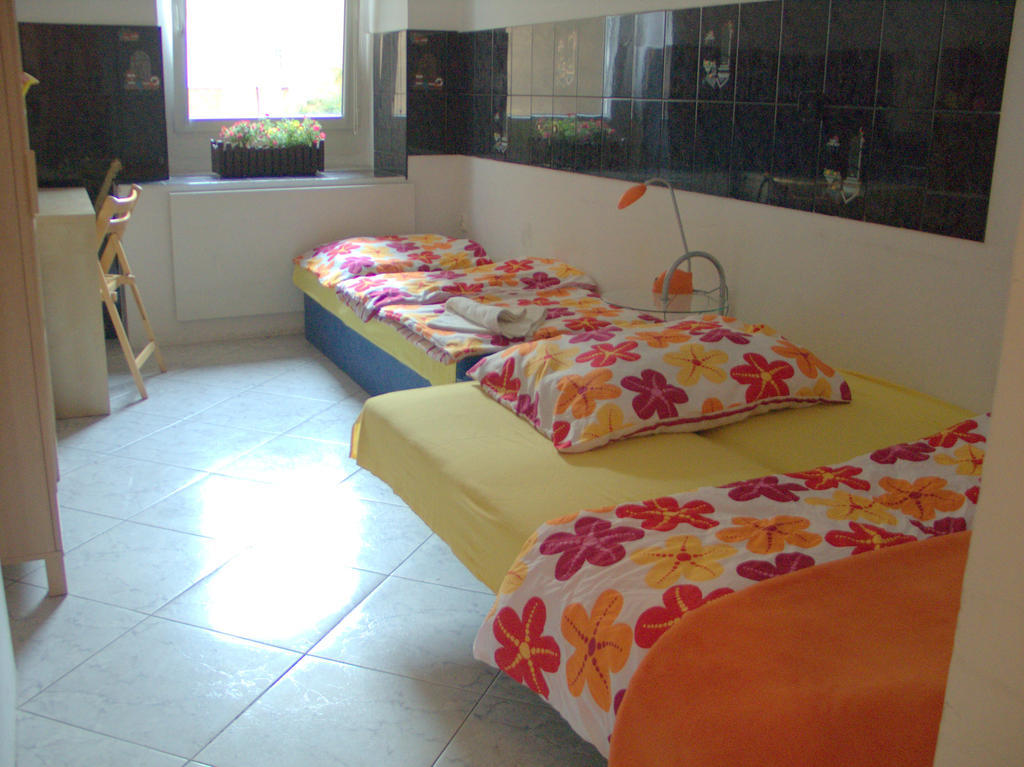 Film Hostel Познан Екстериор снимка